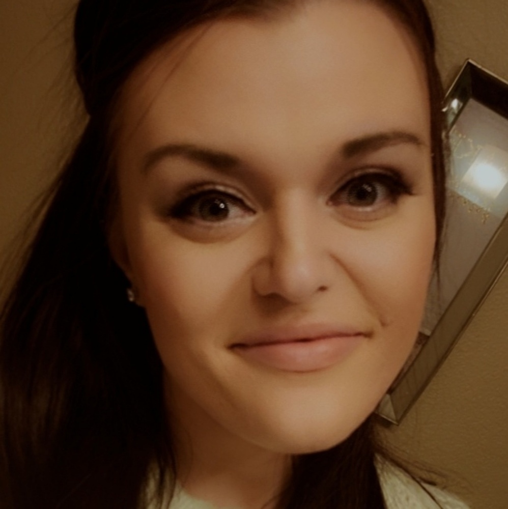 Meet your Posher, Brianna